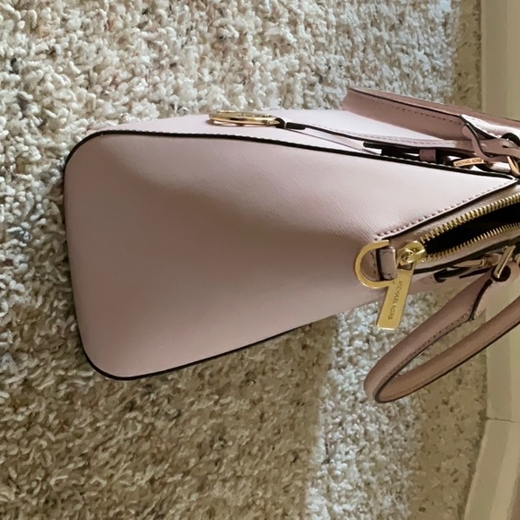 Michael kors purse - Picture 5 of 6